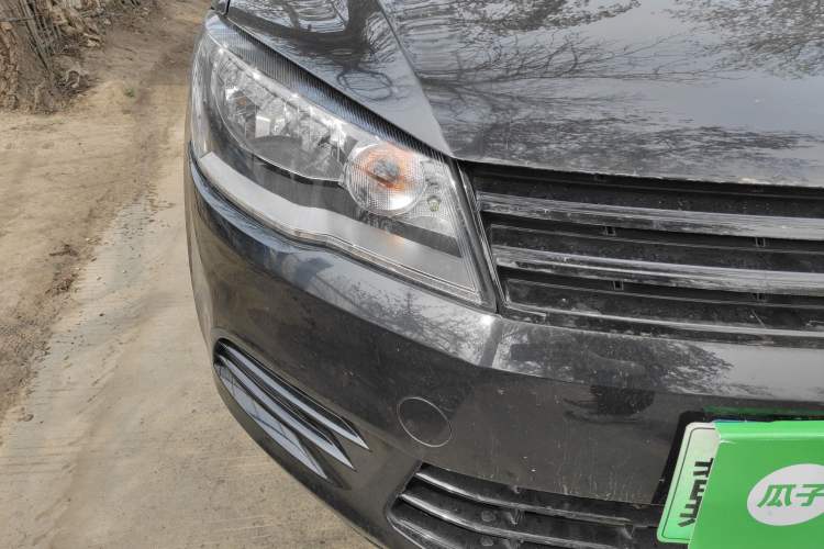 Used Volkswagen Jetta 2015 Zhuihui Edition 1.4L Manual Fashion Model Right Front Headlight