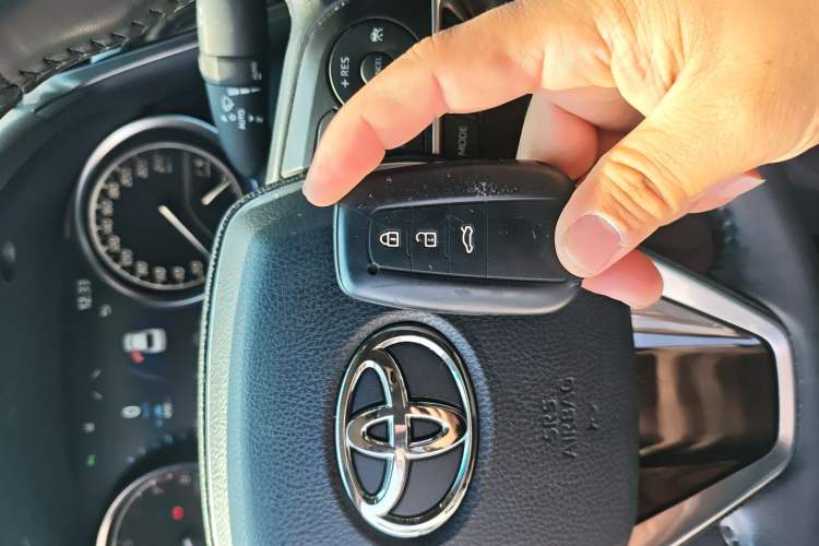 Used Toyota Camry 2021 2.0G Luxury Edition