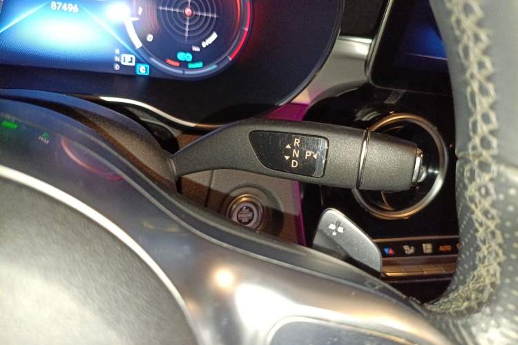 Used Mercedes-Benz C-Class 2020 Restyled C 260 Sport Edition Gear Lever