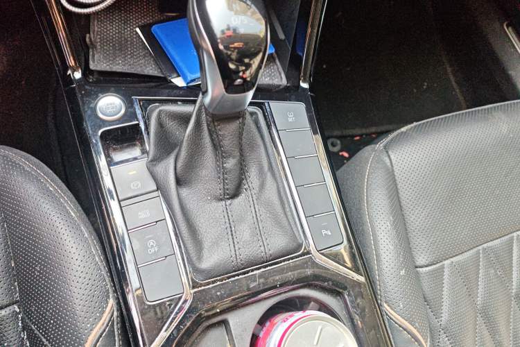 Used Volkswagen Passat 2019 330TSI Luxury Edition China VI Standard
