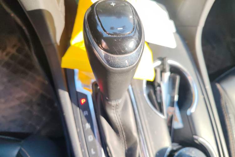 Used Chevrolet Equinox 2018 535T Automatic YuJie Edition Gear Lever