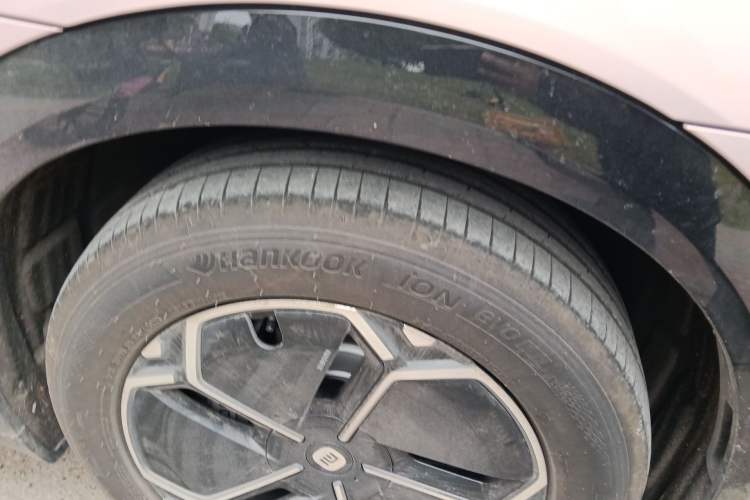 Used Xiaomi Auto YU7 2025 Ultra-Long Range Rear-Wheel Drive Version Right Front Wheel Hub