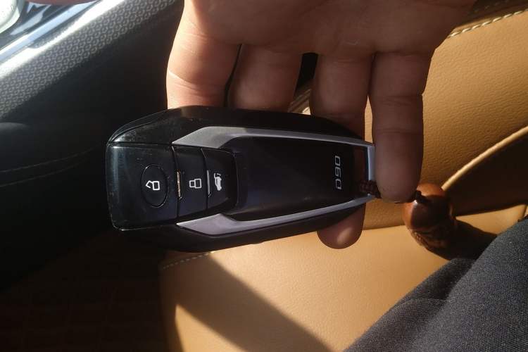 Used SAIC MAXUS D90 Pro 2020 2.0T Gasoline 4x4 Flagship Edition 6 Seats
