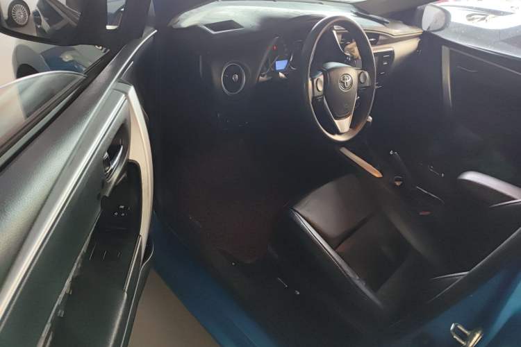 Used Toyota Levin 2017 Revised Version 185T CVT Elite Edition China VI Standard Driver Seat