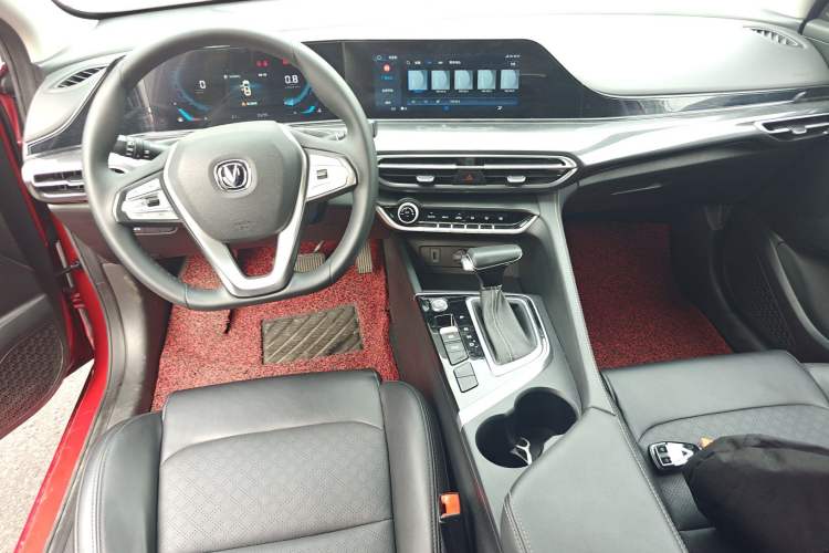 Used CHANGAN Eado 2020 PLUS Blue Whale NE 1.4T GDI DCT Prestige Model Center Console