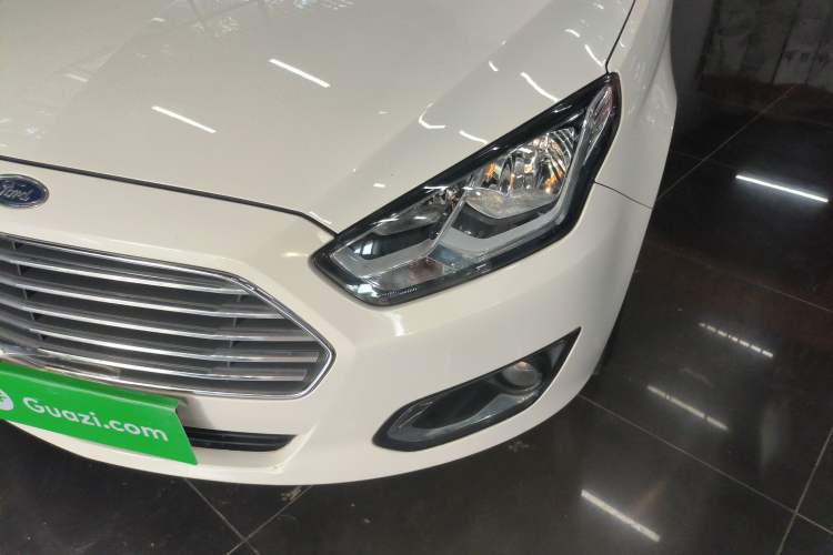 Used Ford Escort 2015 1.5L Automatic Fashion Model
