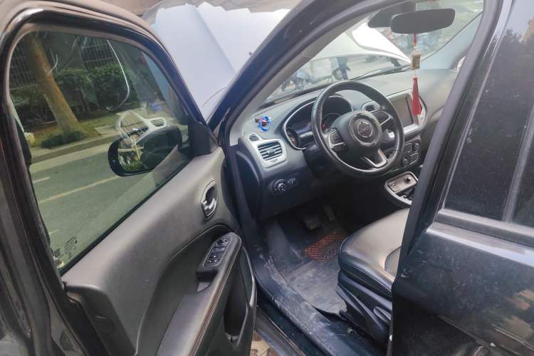 Used Jeep Compass 2017 200T Automatic Family Edition