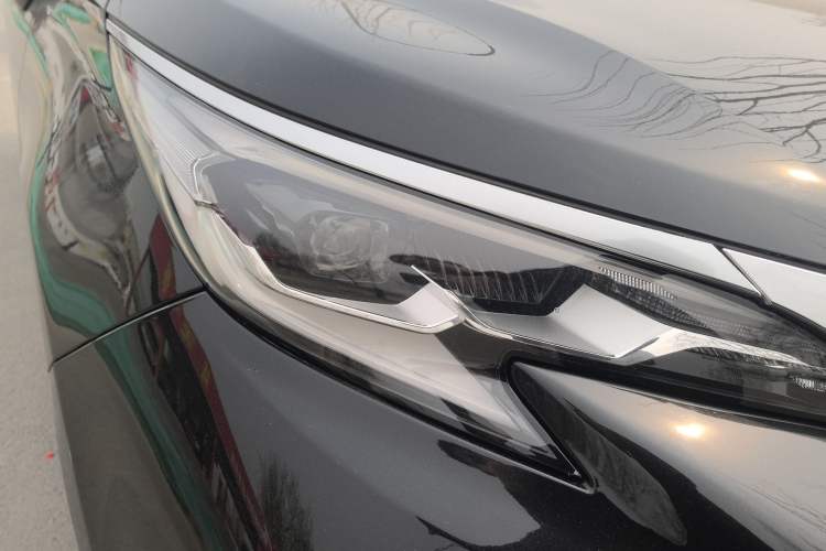 Used Toyota SIENNA 2021 2.5L Hybrid Ultimate Edition Right Front Headlight