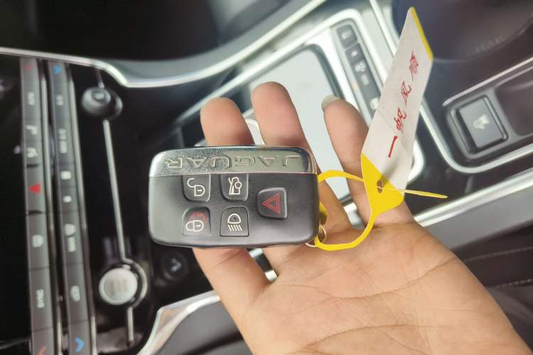 Used Jaguar XE 2015 2.0T 200 PS R-Sport
