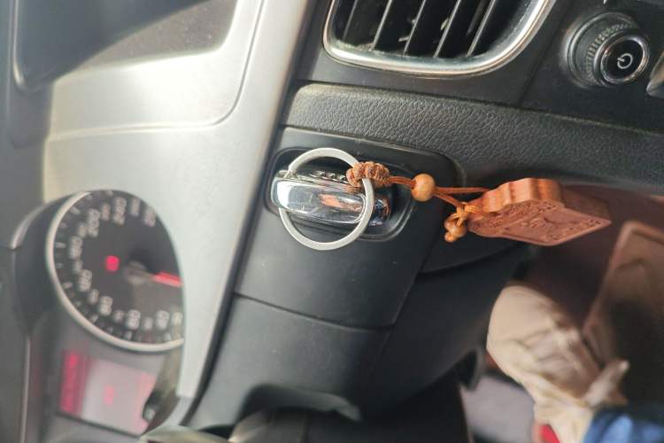 Used Audi A4L 2012 2.0 TFSI automatic standard version Vehicle Key