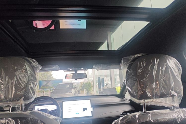 Used Hycan Z03 2022 510 km Range Trendy Cool Version 160 kW 61.13 kWh
