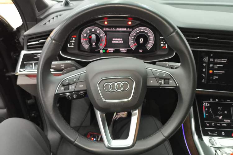 Used Audi Q7 2022 55 TFSI quattro S line Sport model
