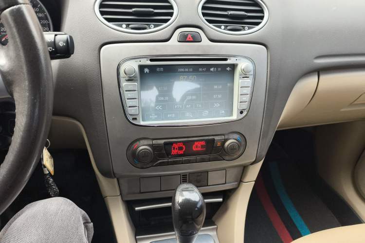 Used Ford Focus 2013 Sedan Classic 1.8L Automatic Fashion Edition
