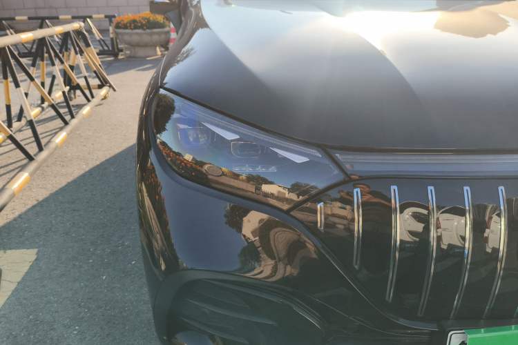 Used Mercedes-Benz EQE SUV 2023 500 4MATIC Special Edition Right Front Headlight