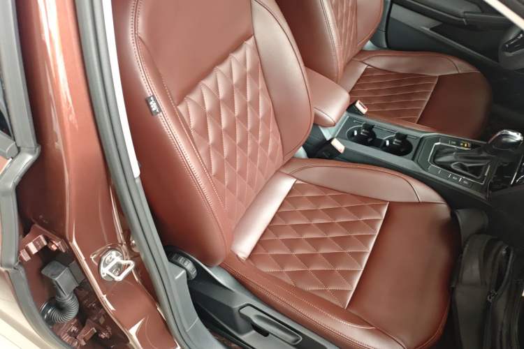 Used Volkswagen Lamando 2019 230TSI DSG Vision Edition China VI Standard
