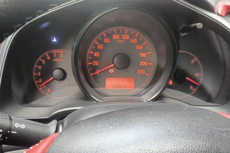 Used Honda Fit 2016 1.5L LX Manual Comfort Model Odometer Close Up