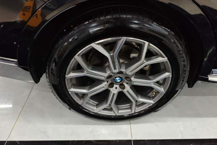 Used BMW X7 2021 xDrive40i Luxury Package with Leading Features
