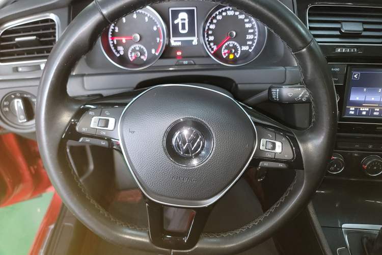 Used Volkswagen Golf 2018 230TSI Automatic Comfort Model
