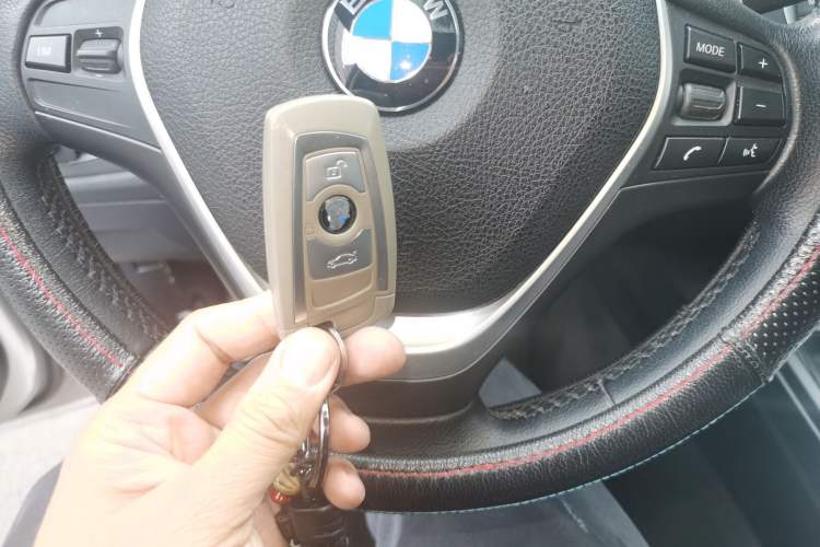 Used BMW 3 Series 2013 Facelift 320Li Fashion Design Package
