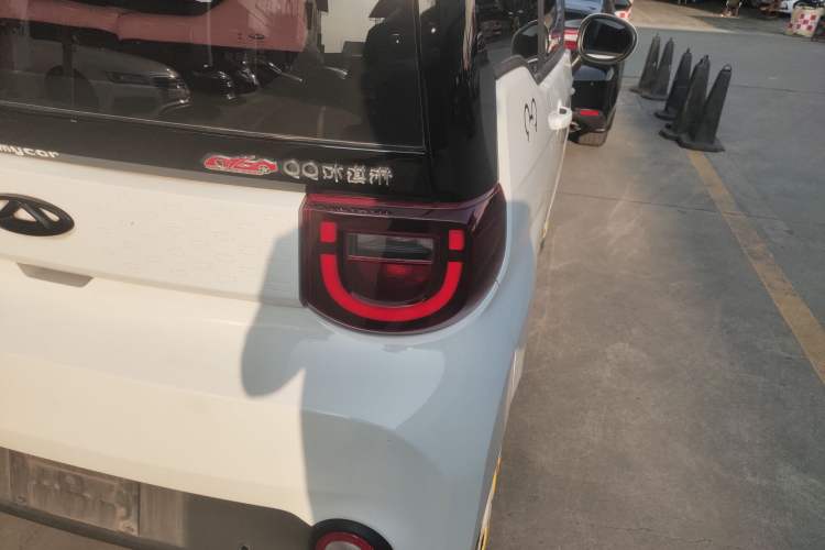 Used Chery QQ Ice Cream 2022 170km Sundae Phosphate Lithium-Ion