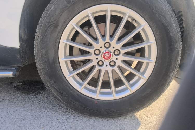 Used Jaguar F-PACE 2016 2.0T Two-Wheel Drive Urban Luxury Edition