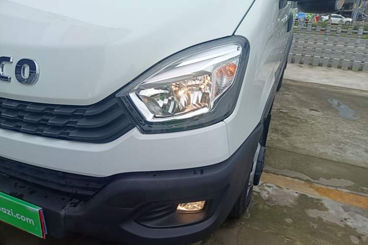 Used Iveco Eurocargo 2021 2.0T Manual Super Rui Long Wheelbase Short Overhang High Roof Side-Sliding Door F1A