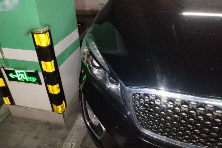 Used Kia Sorento 2015 Sorento L 2.0T Gasoline 4WD Sport Edition 7 Seats China IV Standard