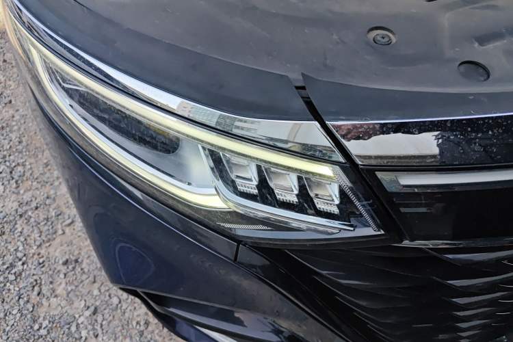 Used Roewe iMAX8 2022 400TGI Prestige Edition Right Front Headlight