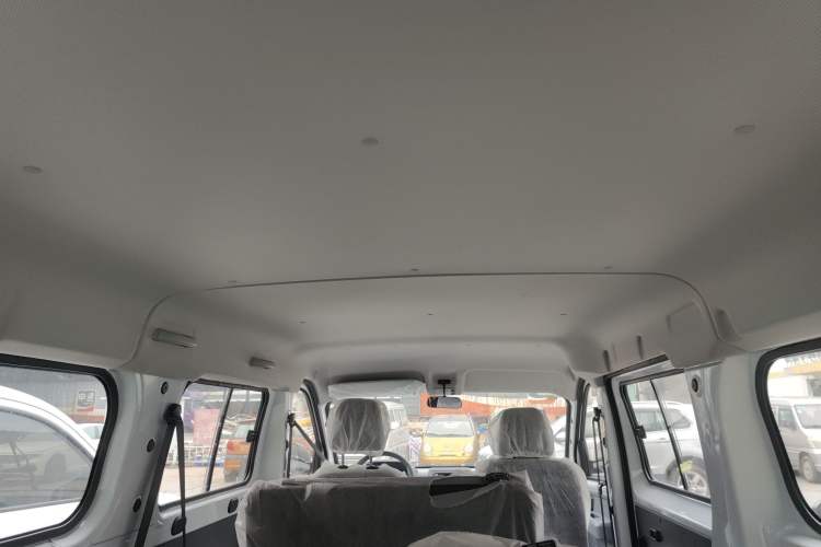 Used Wuling Yangguang 2025 Model 400km Bus Edition—Comfort Edition