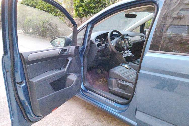 Used Volkswagen Touran 2018 Volkswagen Touran L 280TSI DSG Comfort Edition 7 Seats China V Emission Standard Driver Seat