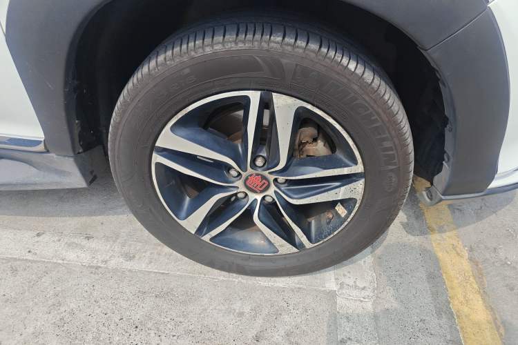 Used BYD Tang New Energy 2015 2.0T Four-Wheel-Drive Flagship Model