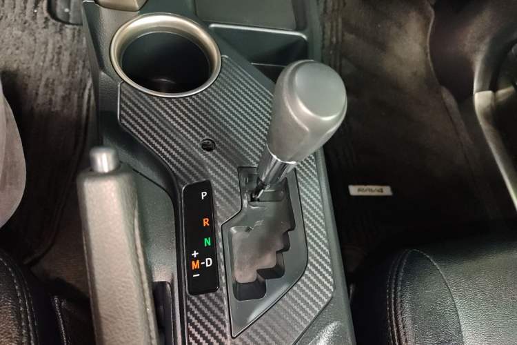 Used Toyota RAV4 2015 2.0L CVT Two-Wheel Drive Fashion Edition