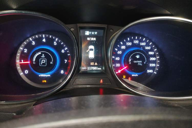 Used Hyundai Santa Fe 2013 2.4L Automatic 2WD Comfort Edition
