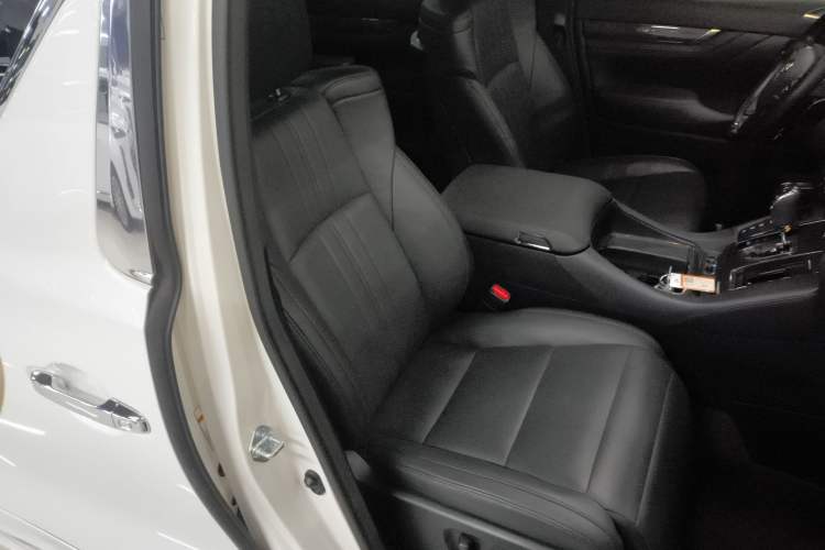 Used Toyota Alphard 2021 Dual-Engine 2.5L Prestige Edition
