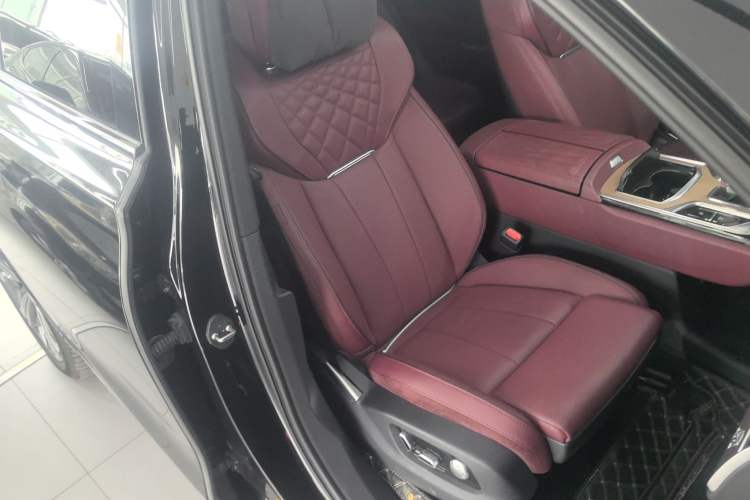 Used Hongqi E-HS9 2022 660 km Range Flagway Edition Six Seats Right Front Seat