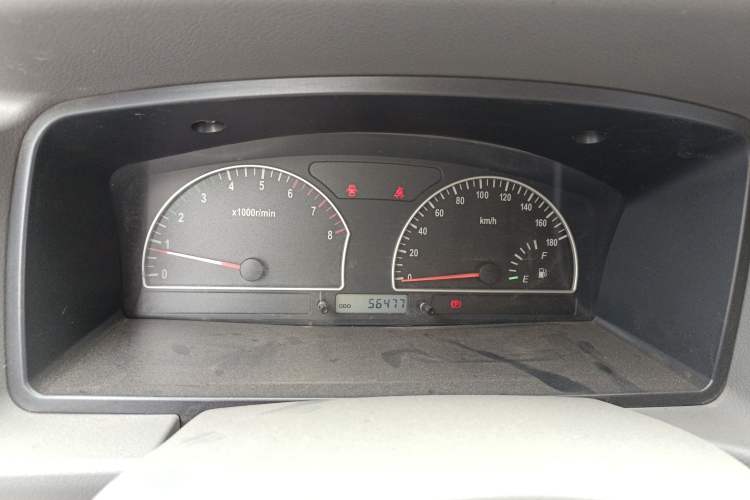 Used Dongfeng Shuaike 2013 Revised Version 1.5L Manual Comfort Trim 7 Seats China IV Standard