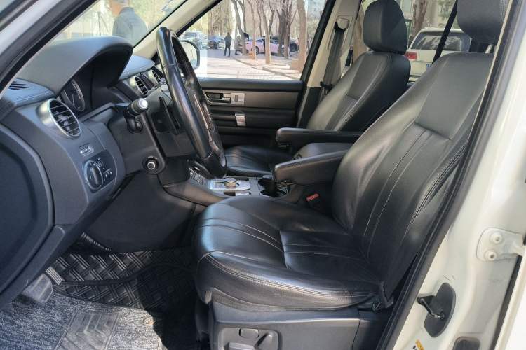 Used Land Rover Discovery 2016 3.0 SC Obsidian Black Heritage Edition HSE