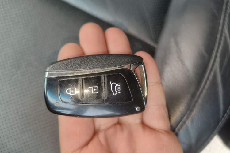 Used Hyundai Santa Fe 2015 2.0T Automatic All-Wheel Drive Smart Version 5 Seats
