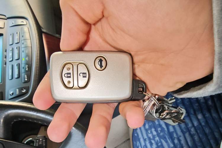 Used Toyota Crown 2010 2.5L Royal Leather Sunroof Edition Vehicle Key