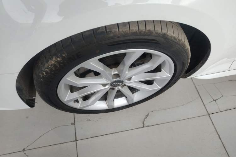 Used Audi A4L 2019 40 TFSI Fashion Version China V