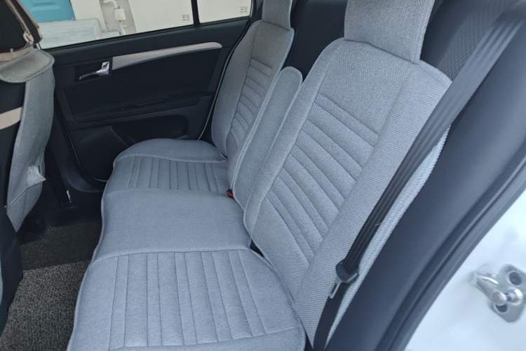 Used Roewe 350 2015 1.5L Automatic Luxury Sunroof Edition