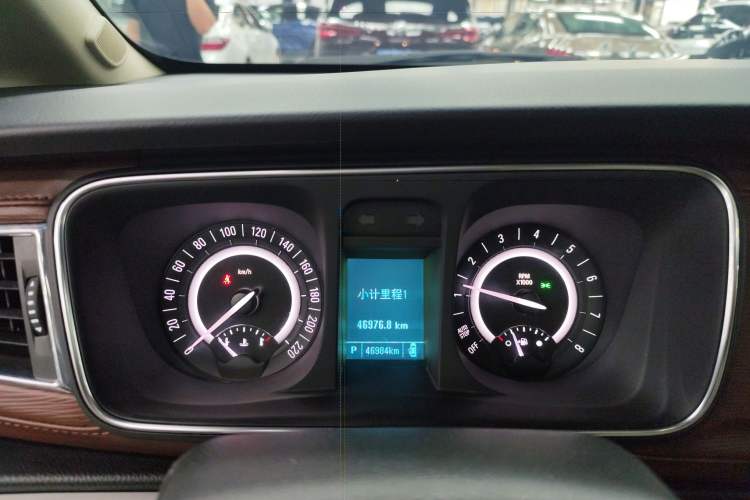 Used Buick GL8 2018 28T Luxury Model China VI Standard
