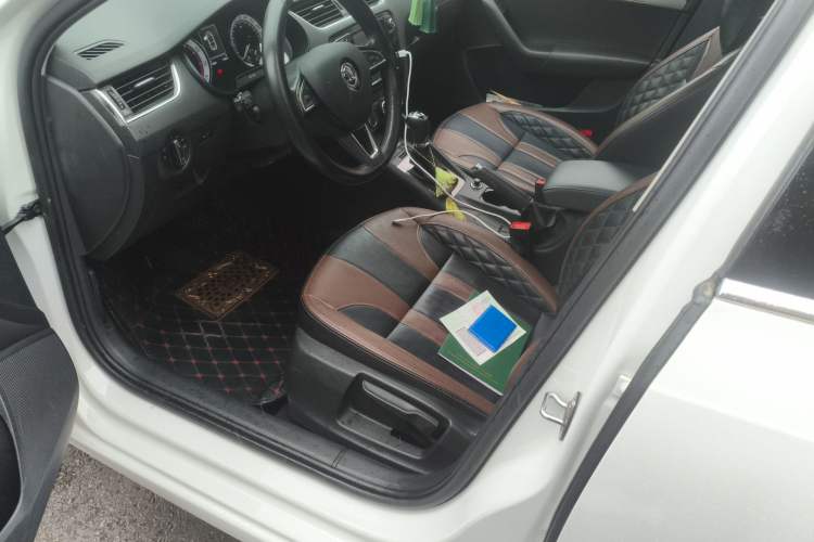 Used Skoda Octavia 2018 1.6L Automatic Luxury Edition Left Front Seat