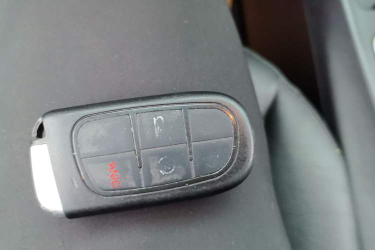 Used Jeep Cherokee 2016 2.0L Superior Edition Vehicle Key