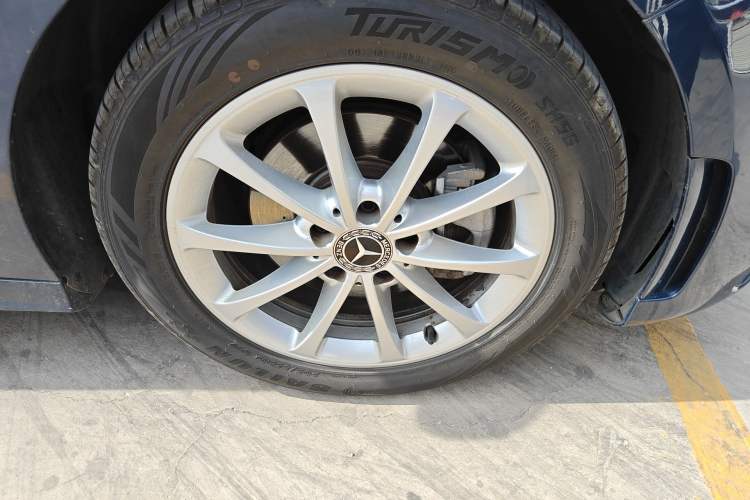 Used Mercedes-Benz A-Class 2019 A 200 L Sport Sedan Right Front Wheel Hub
