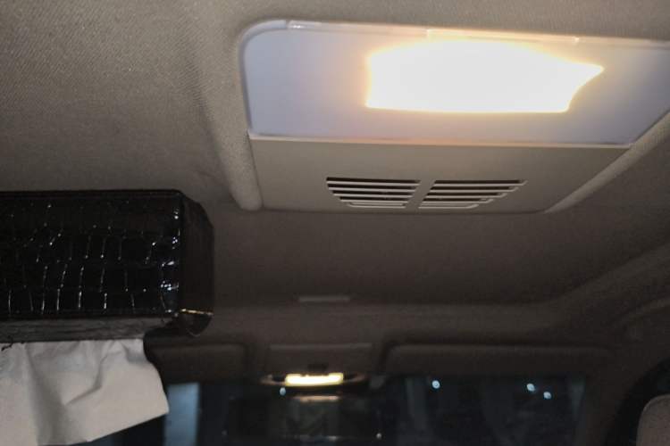 Used BMW 3 Series 2011 320i Sport Edition Headliner