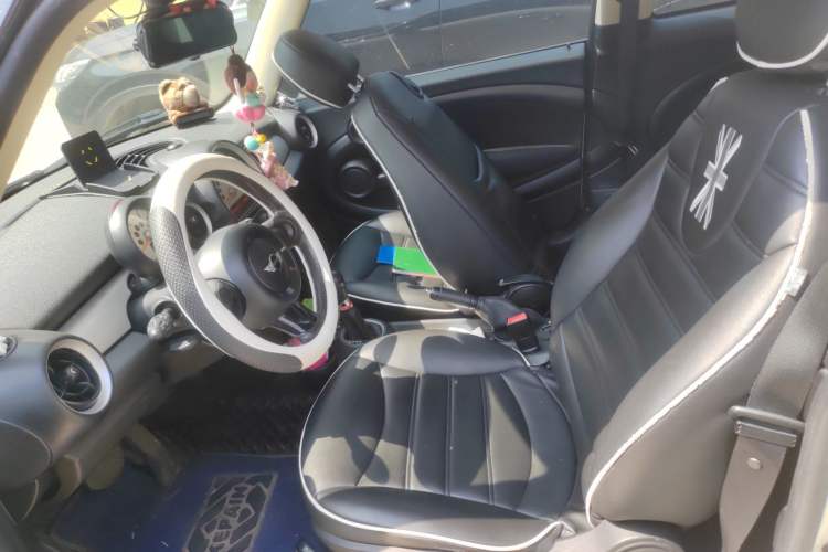 Used MINI 2011 1.6L ONE
