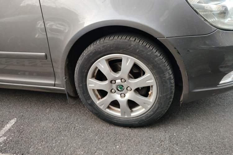Used Skoda Octavia 2012 2.0L Manual Yijie Version