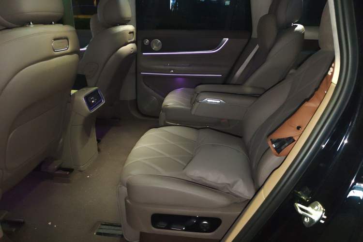 Used Hima AITO M9 2025 Extended-Range Ultra Version 52 kWh 6-Seater