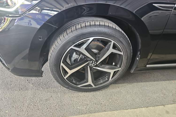 Used Volkswagen Passat 2023 330TSI Starry Luxury Edition
